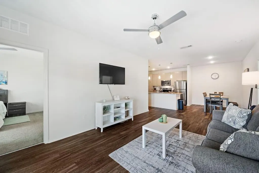Lavish 2Br Apartment In Tampa